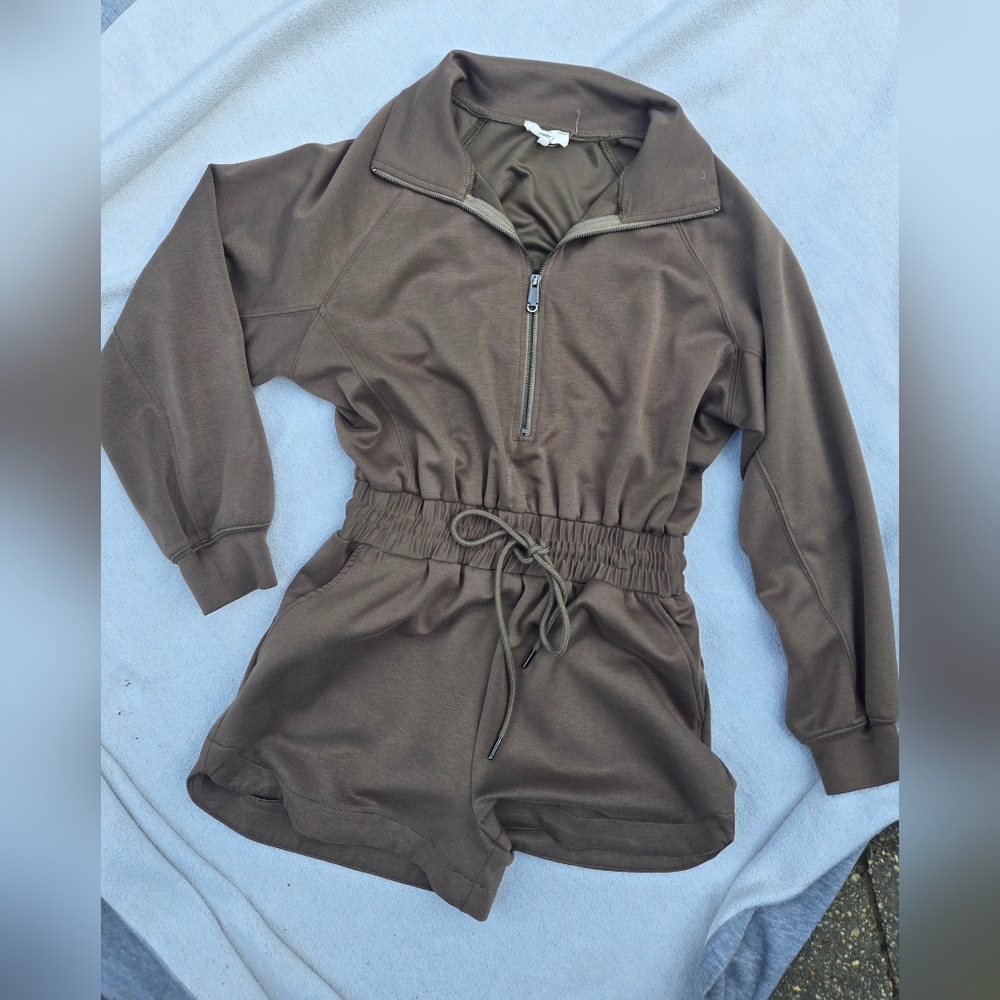 Stylish Tan Zip-Up Romper - Picture 2 of 2